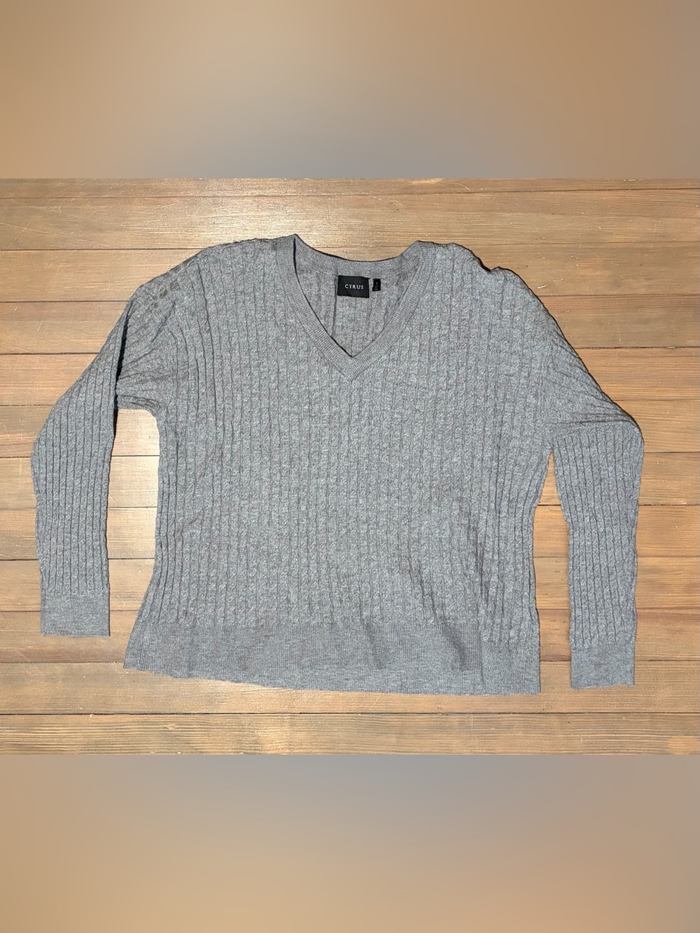 Cyrus Women's Gray Ribbed V-Neck Sweater